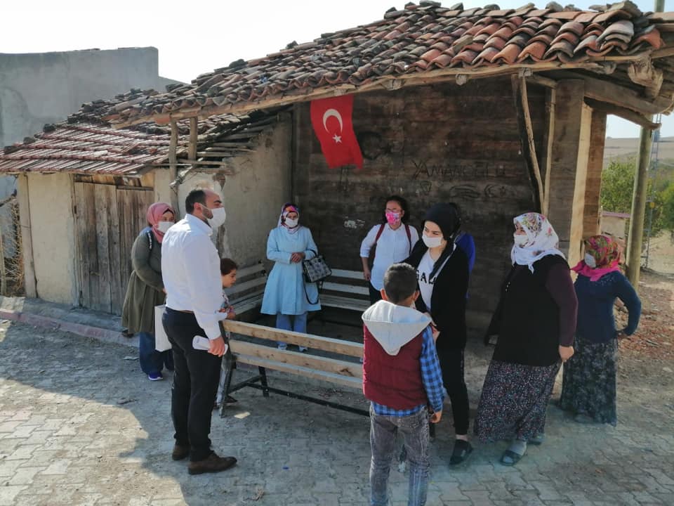 BAKIR, KOLLARINI SIVADI SAHAYA İNDİ BAKIR, KOLLARINI SIVADI SAHAYA İNDİ