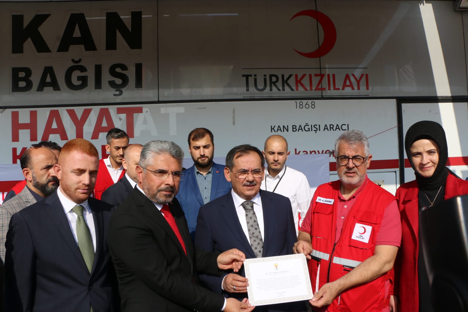AK Parti'den kan bağışı kampanyası