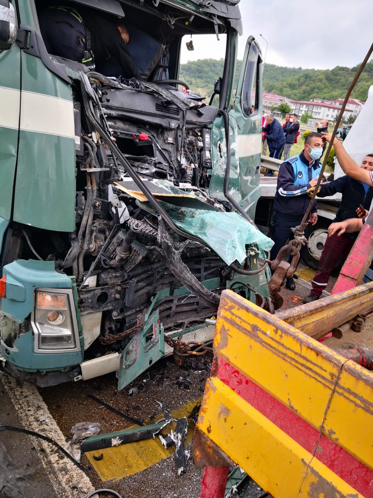 SAMSUN'DA TIR DEHŞETİ  5 YARALI