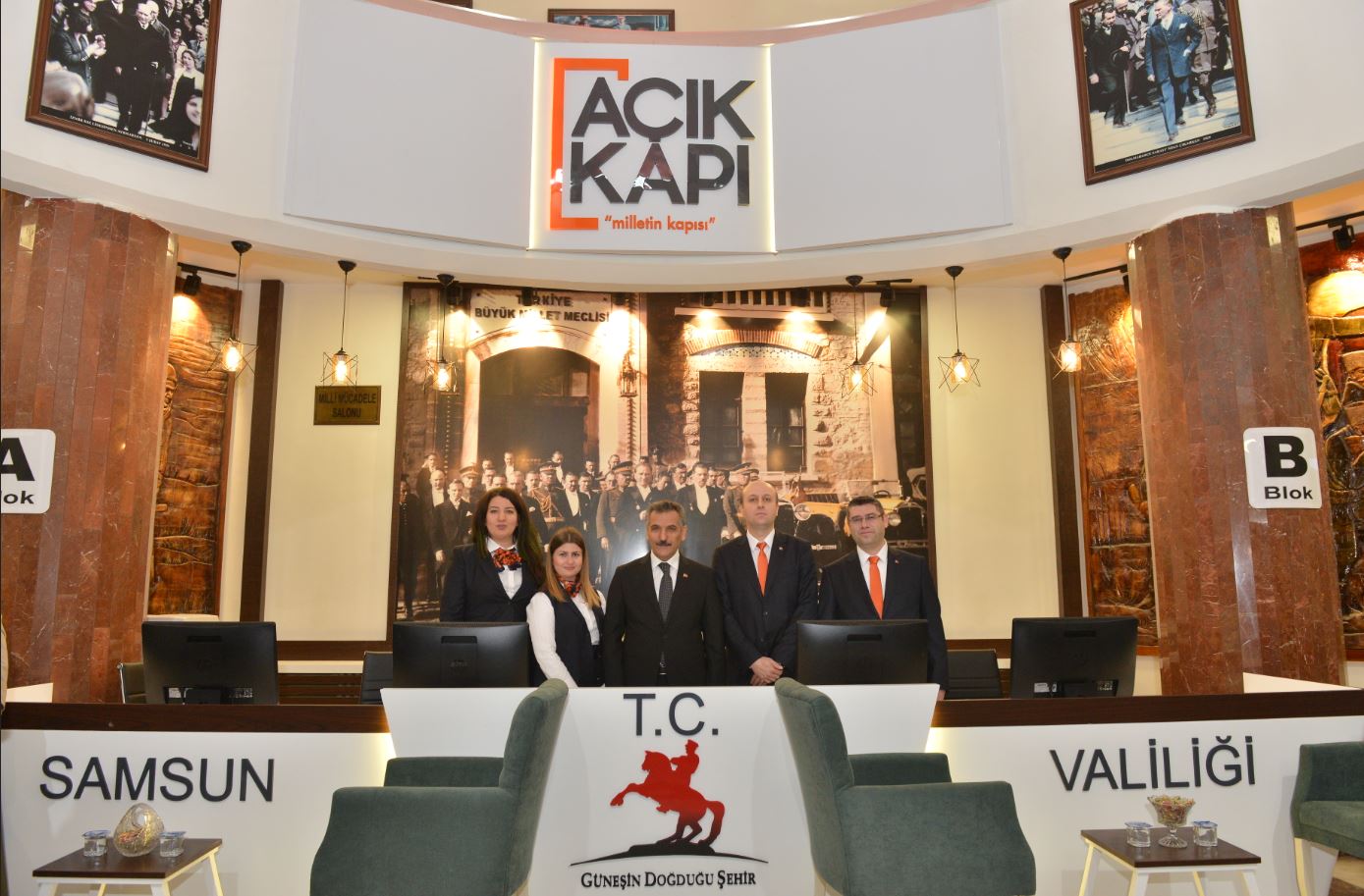 Bu büroların Kapıları açık Bu büroların Kapıları açık