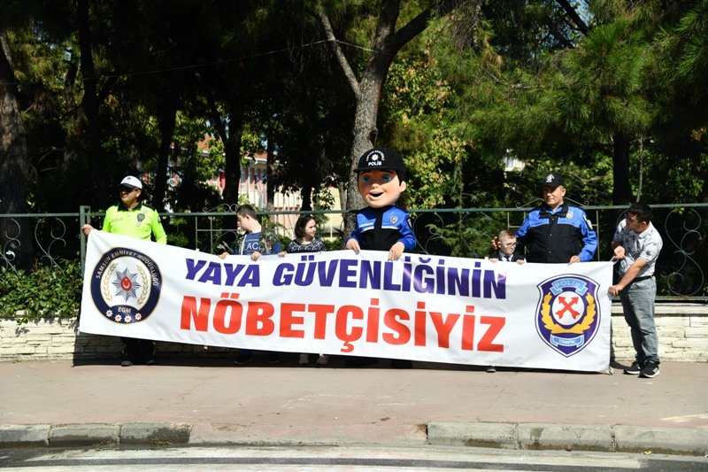 Yaya geçidi nöbeti Yaya geçidi nöbeti