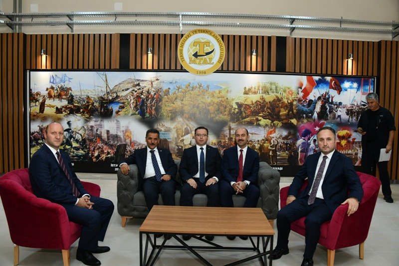 Erdoğan, Samsunlu öğrencilere başarılar diledi Erdoğan, Samsunlu öğrencilere başarılar diledi