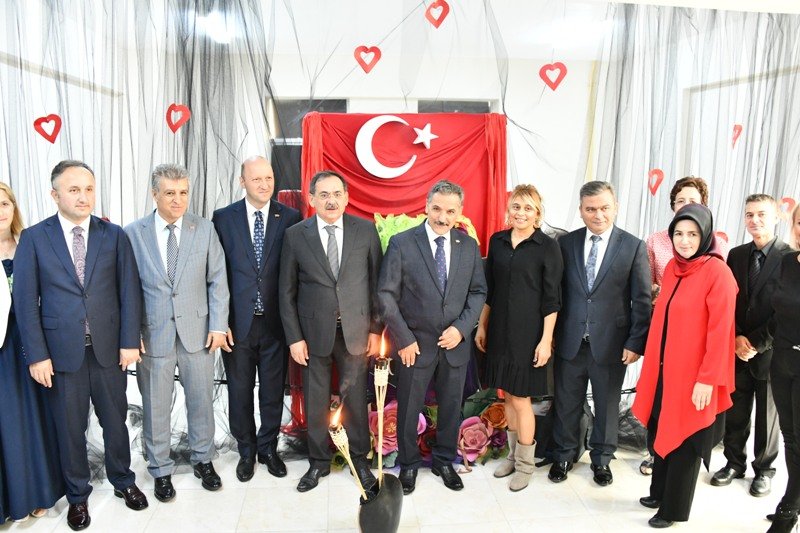 Hedefe birlikte yürüyeceğiz Hedefe birlikte yürüyeceğiz