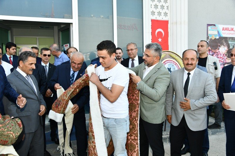 Ahilik kardeşlik demek Ahilik kardeşlik demek