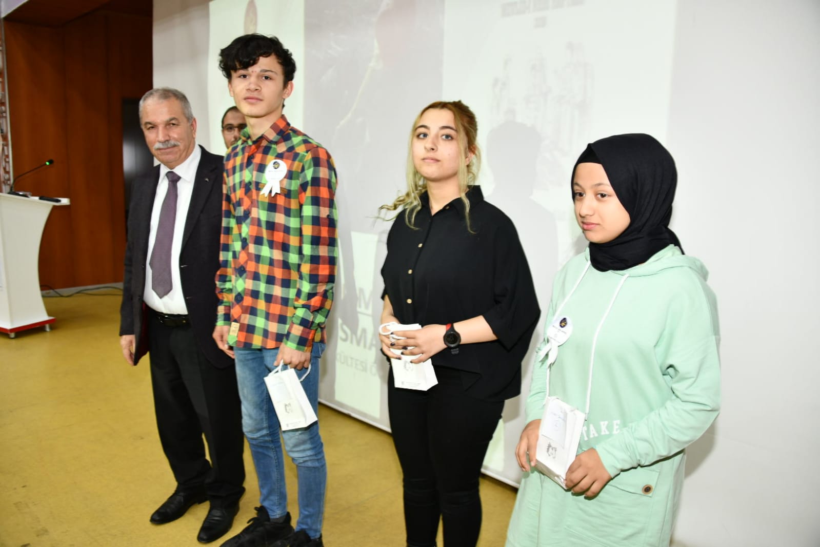 Gönüllerin sevgilisi Gönüllerin sevgilisi