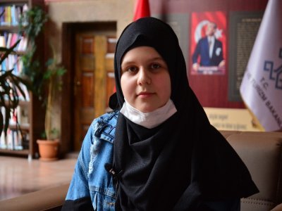 16 YAŞINDAKİ ÖĞRENCİ ROMAN YAZDI
