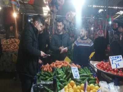 Pazar tezgahından meyve çalındı
