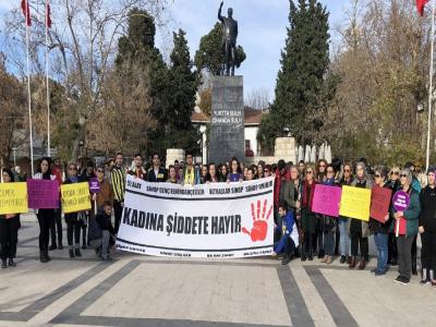 Renkler kadınlar için bir oldu

