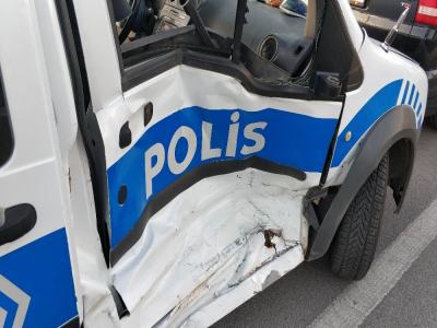 Polis aracı kaza yaptı: 2 polis yaralı