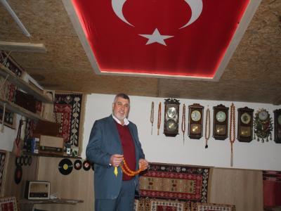 İş yerini müzeye çevirdi