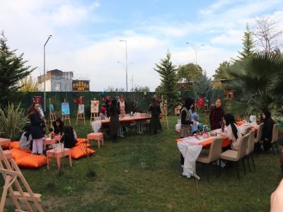 Üniversite öğrencilerinden atık malzemelerden sokak hayvanlarına yuva