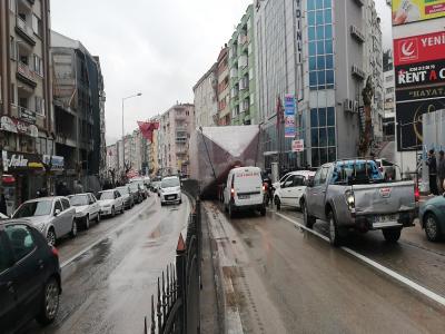Dev enerji kazanı şehir merkezinden böyle geçti
