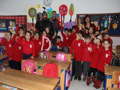 Kurbağa adamlardan okulda ders
