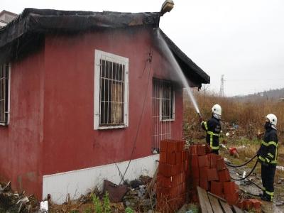Ordu’da tek katlı bina alevlere teslim oldu
