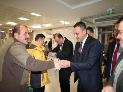 Başkan Ayhan’dan yılbaşında çalışanlara ziyaret