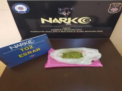 Polis merkezine imza atmaya uyuşturucu ile geldi
