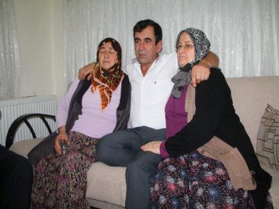 Evlatlık verildi, kardeşlerine ve yeğenlerine 52 yıl sonra kavuştu
