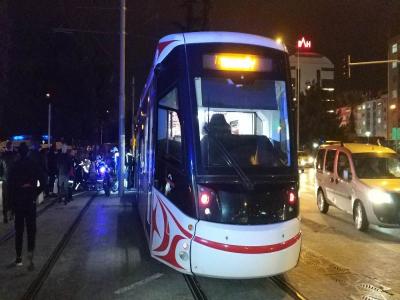 Tramvay  yayaya çarptı: 1 yaralı