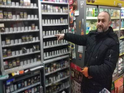 Hırsız, karakolun yakındaki marketi soydu

