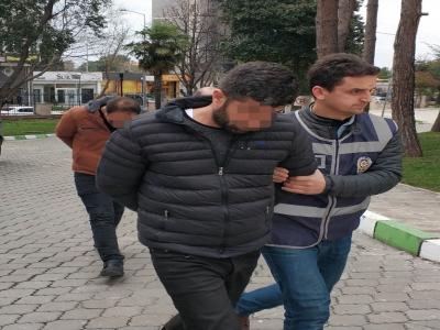 'FETÖ’ye adın karıştı' diyerek evlerde arama yapıp para ve altınları alan sahte polisler yakalandı
