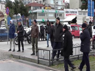 Tramvay istasyonunda şüpheli çanta paniği
