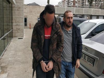 Evinde uyuşturucuyla yakalandı