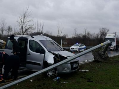 Samsun’da kapalı kasa kamyonetler çarpıştı: 4 yaralı
