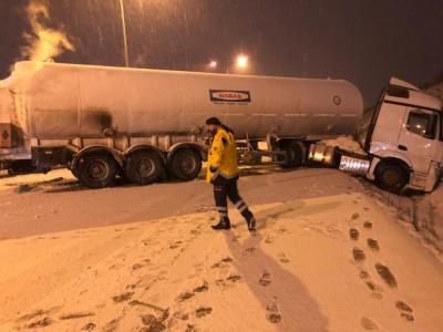 Oksijen yüklü tanker kaza yaptı
