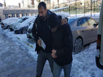 Uyuşturucu hap ticaretinden gözaltına alındılar
