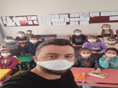 Öğrenciler kendi maskelerini yaptı