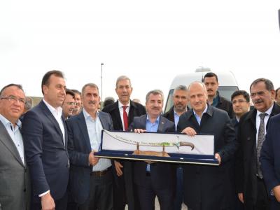 Bakan Turhan Havza’da incelemelerde bulundu
