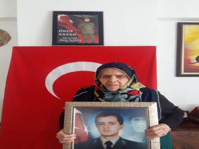 Samsunlu şehit annesinden 'Evde kal' çağrısı
