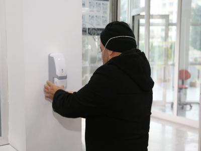 Atakum’da ateş ölçer ve dezenfektanlı salgın önlemi
