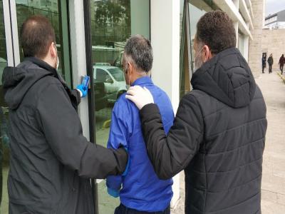 Babasını bıçakla ağır yaralayan genç hastaneye yatırıldı
