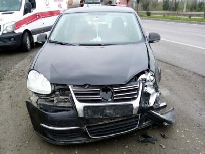 Samsun’da otomobil çekiciye çarptı: 1 yaralı
