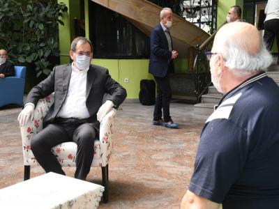 Başkan Demir’den huzurevindeki yaşlılara moral
