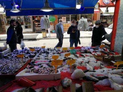 Sezonun son balıkları 15 liradan satılıyor
