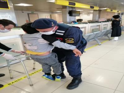 10 yaşındaki Mecit engelli bakım parasını dayanışma kampanyasına bağışladı
