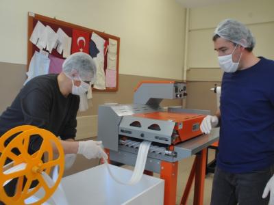 Meslek lisesi seri maske üretimine geçti
