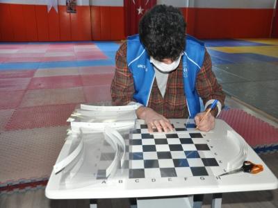 19 Mayıs Gençlik Merkezi de maske seferberliğine katıldı
