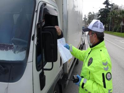 Sokağa çıkma yasağında polis denetimi
