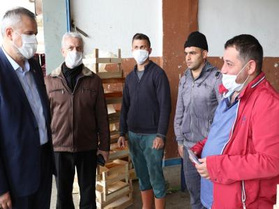 Sanayi sitelerinde maske dağıttı