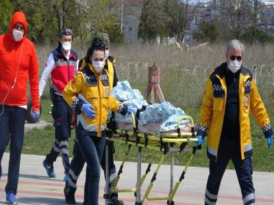 Yaşlı adama ambulans helikopter yetişti