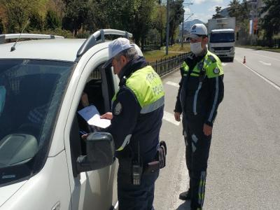 Sokağa çıkma yasağında polis denetimi
