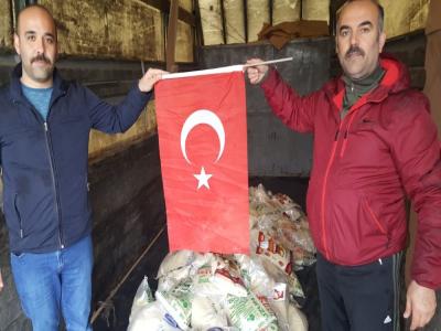 Türkmenlere gıda yardımı
