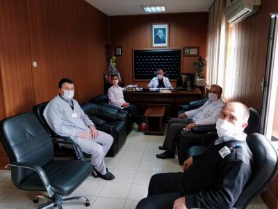 Sağlık çalışanları ek ödemelerini hastane personelleri ile paylaştı
