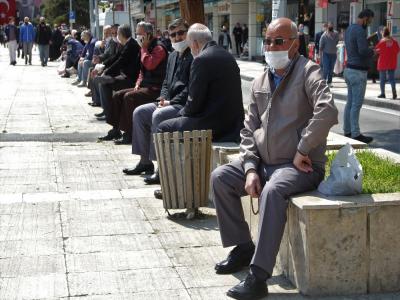Samsun sokakları yine tıklım tıklım
