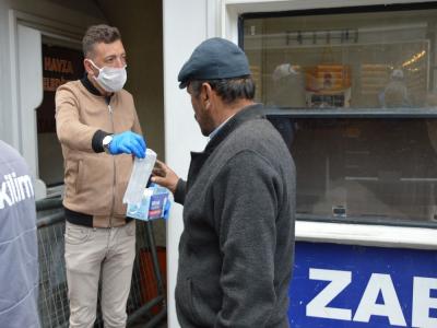 Havza’da pazarlarda maske dağıtıldı
