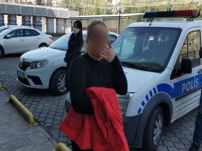 Aranan genç kız kavgaya karışınca yakalandı