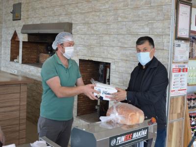 Havza Belediyesi fırınlara maske dağıttı
